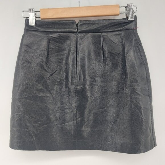 Wilfred Aritzia Black Vegan Leather Mini Skirt Size 0 - Picture 2 of 5
